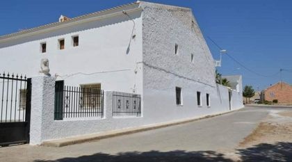 Townhouse in Torre Del Rico - Resale - Torre Del Rico