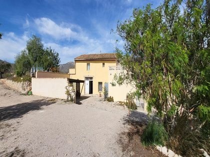 Country house in Hondón de las Nieves