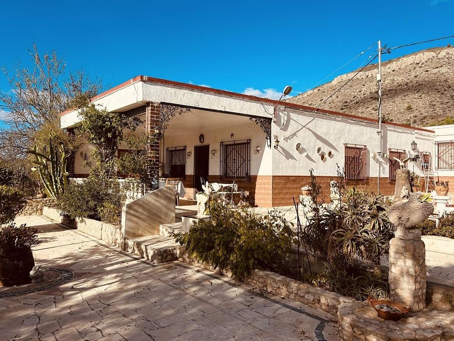 Detached Villa in Hondón de las Nieves - Resale - Hondón de las Nieves