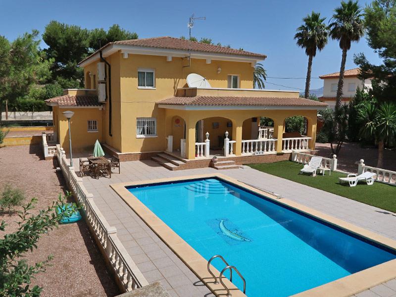 Beautiful 4 Bedroom Villa With Pool In Aspe