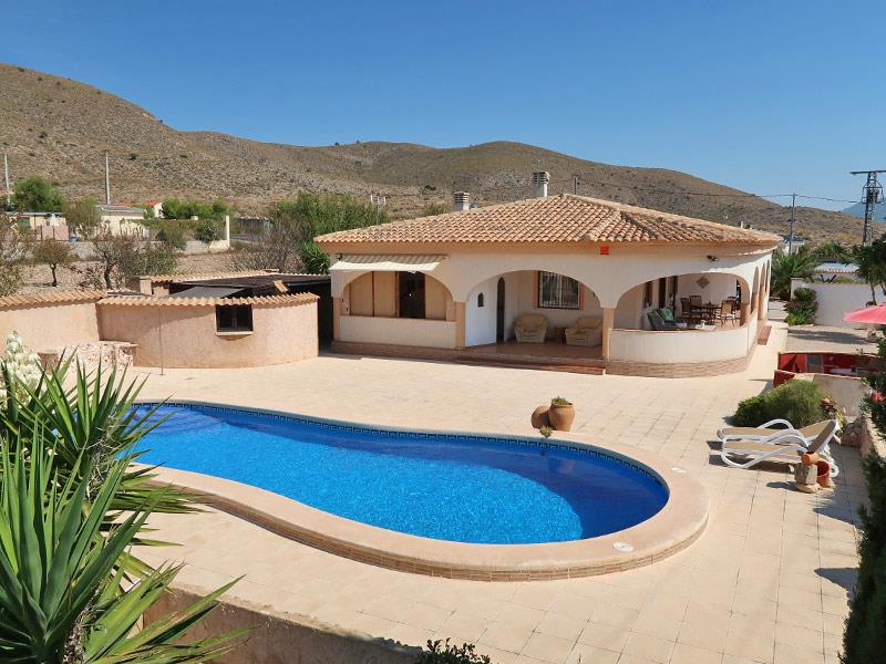 Beautiful Villa with Pool walking distance to Hondon de los Frailes
