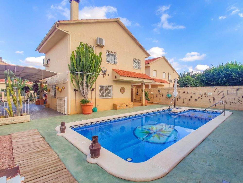 3 Bedroom Villa With Swimming Pool and Summer Kitchen In Orito