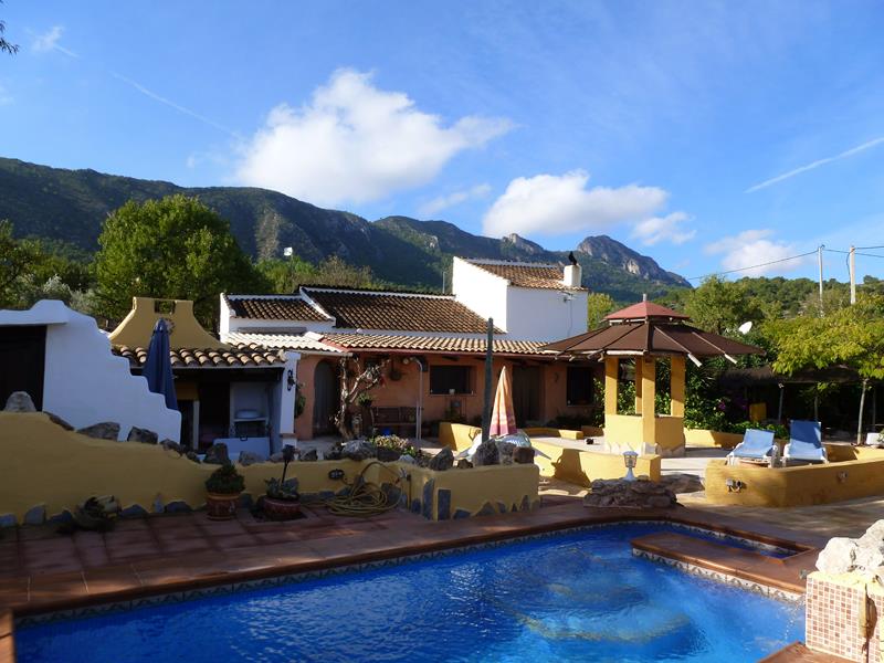 Beautiful Character 3 Bedroom Cave House With Pool