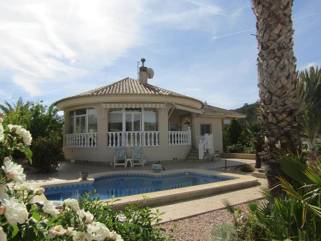 Immaculate 4/5 Bedroom Villa With Private Pool